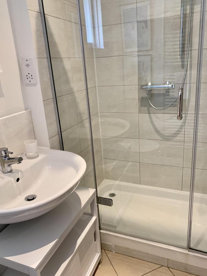 Lovely Newly Refurbished Apartment In Battersea London Eksteriør bilde